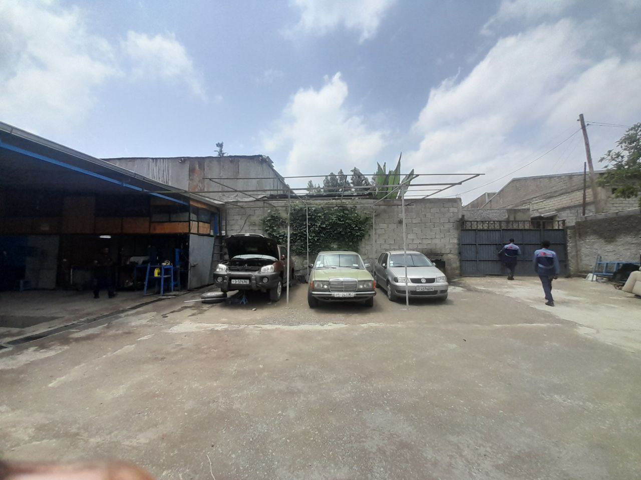 Garage photo